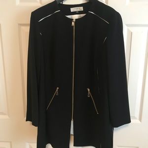 Tahari Black topper. 18W. NWT.